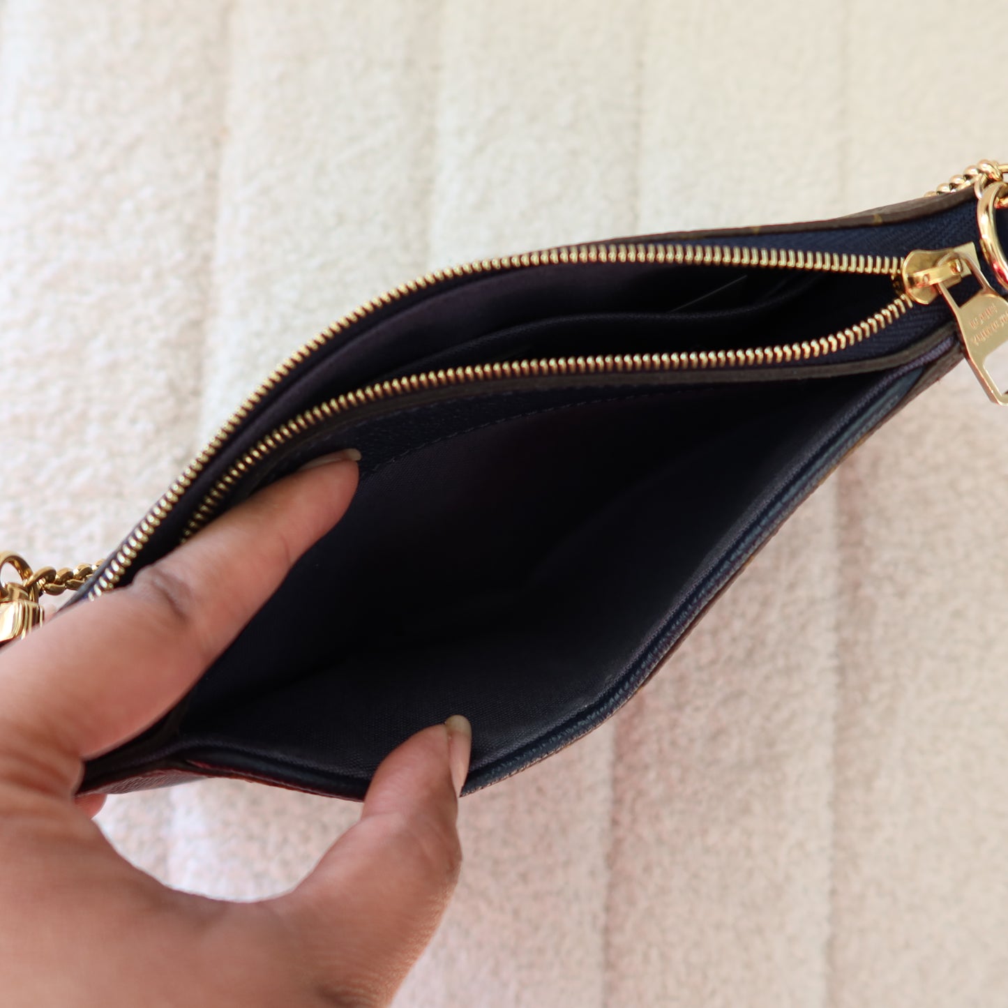 LOUIS VUITTON Monogram Navy Pallas Clutch