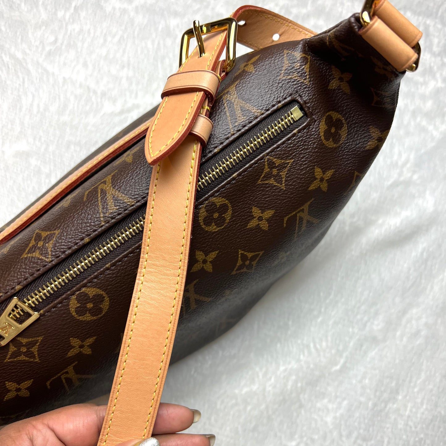 LOUIS VUITTON Monogram Bumbag