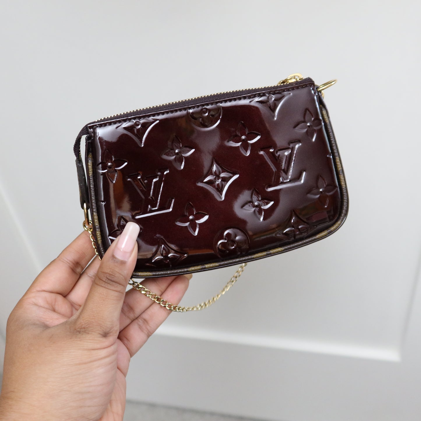 LOUIS VUITTON Amarante Vernis Mini Pochette