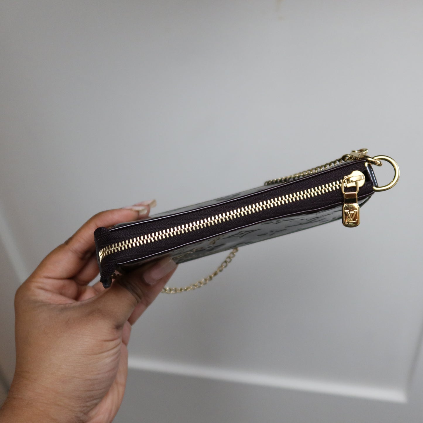 LOUIS VUITTON Amarante Vernis Mini Pochette