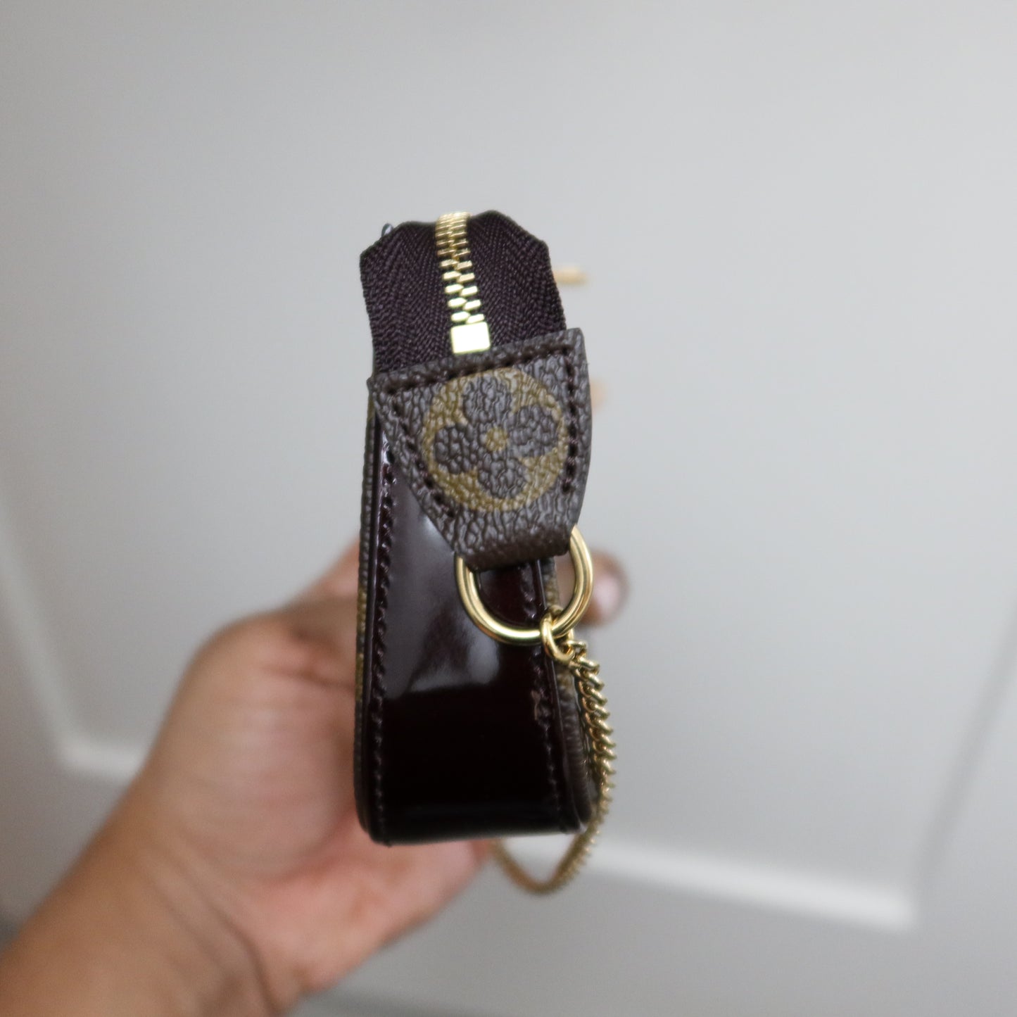 LOUIS VUITTON Amarante Vernis Mini Pochette