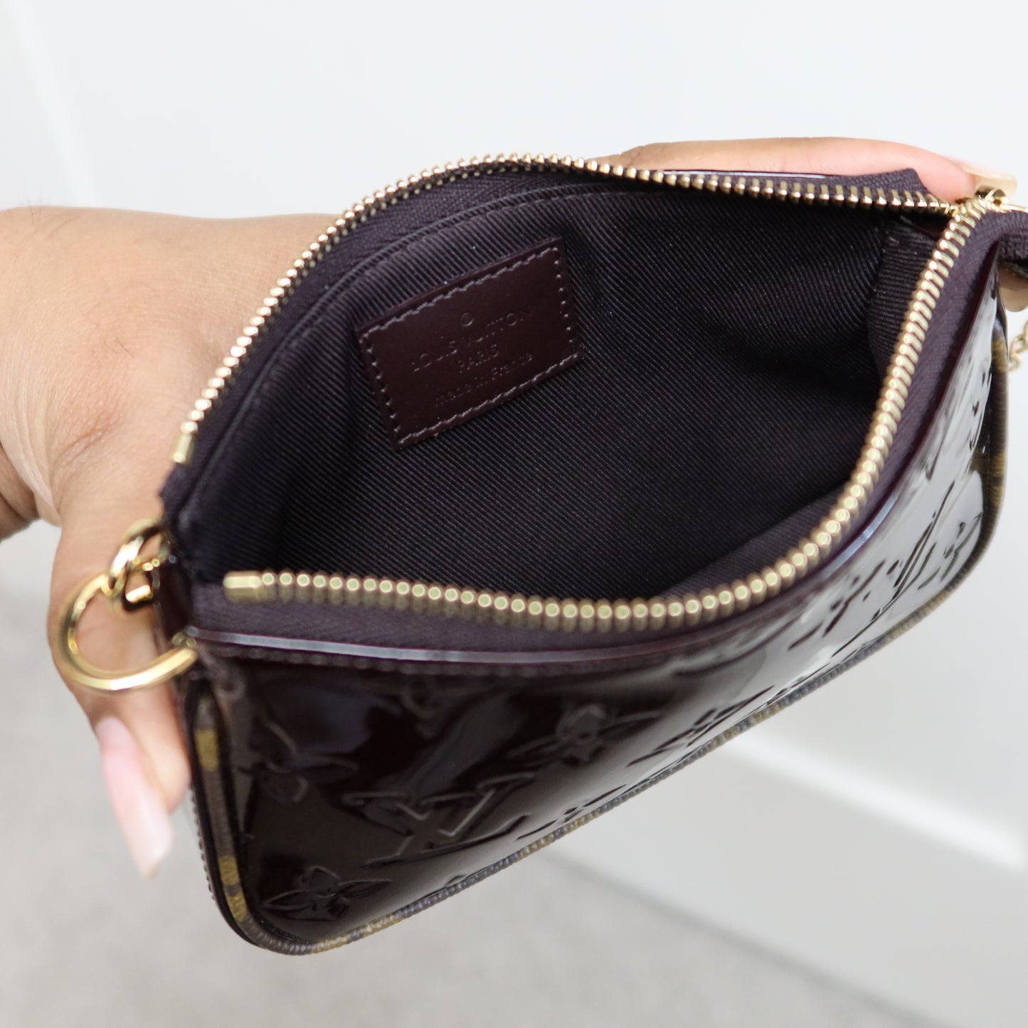 LOUIS VUITTON Amarante Vernis Mini Pochette
