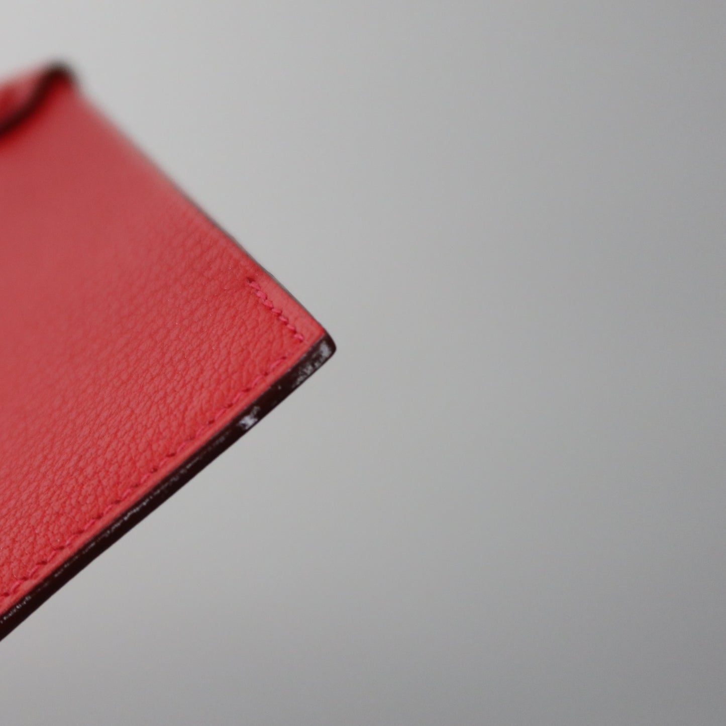 HERMES Tarmac Passport Holder Red