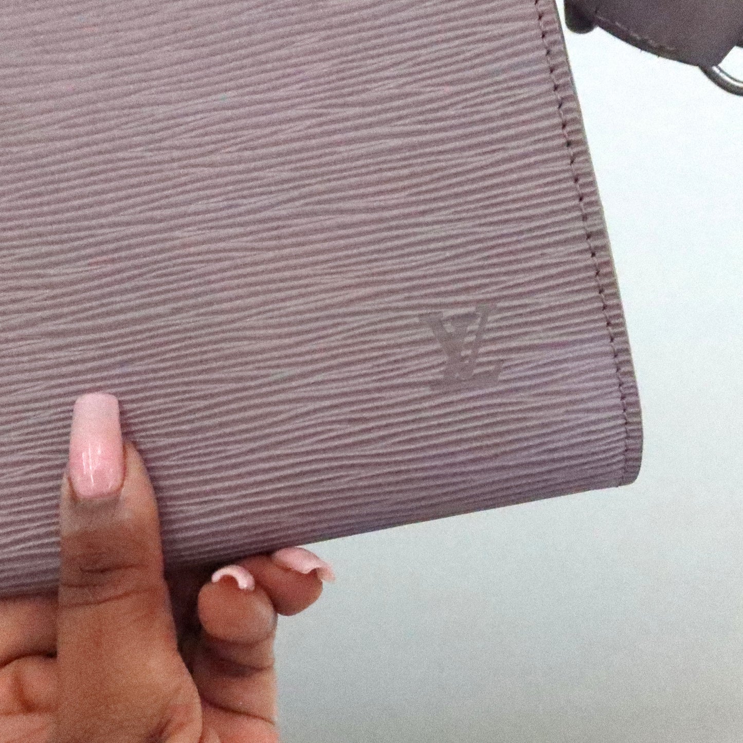 LOUIS VUITTON Epi Leather Lilac Purple Pochette Accessoires