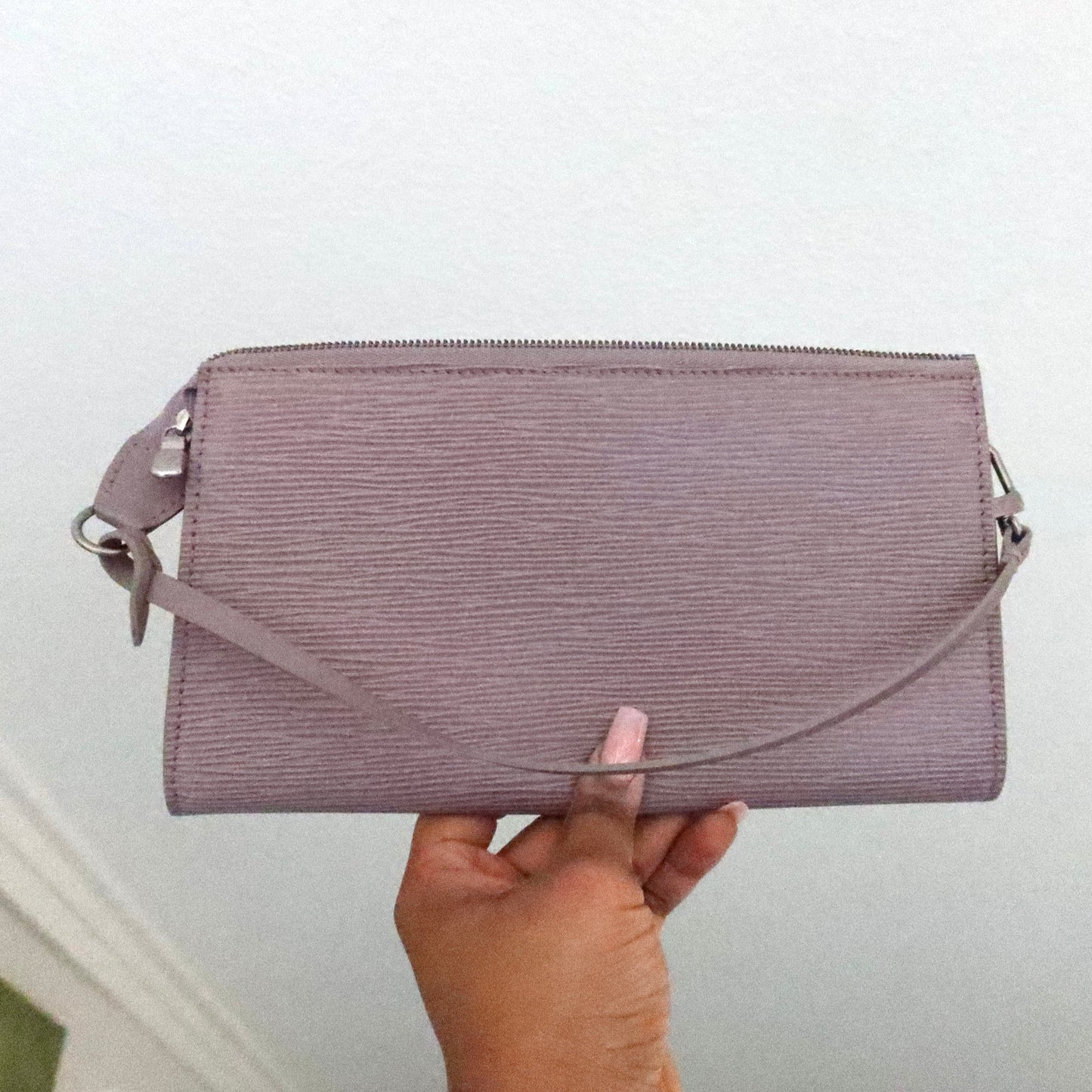 LOUIS VUITTON Epi Leather Lilac Purple Pochette Accessoires