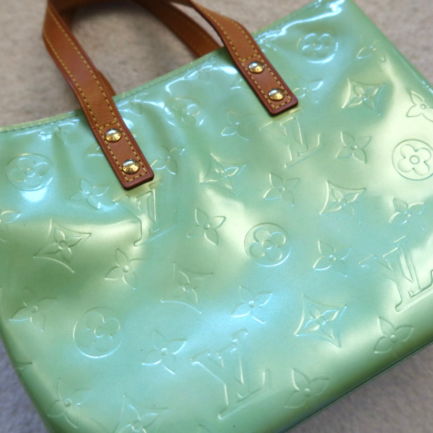 LOUIS VUITTON Vernis Reade PM Green