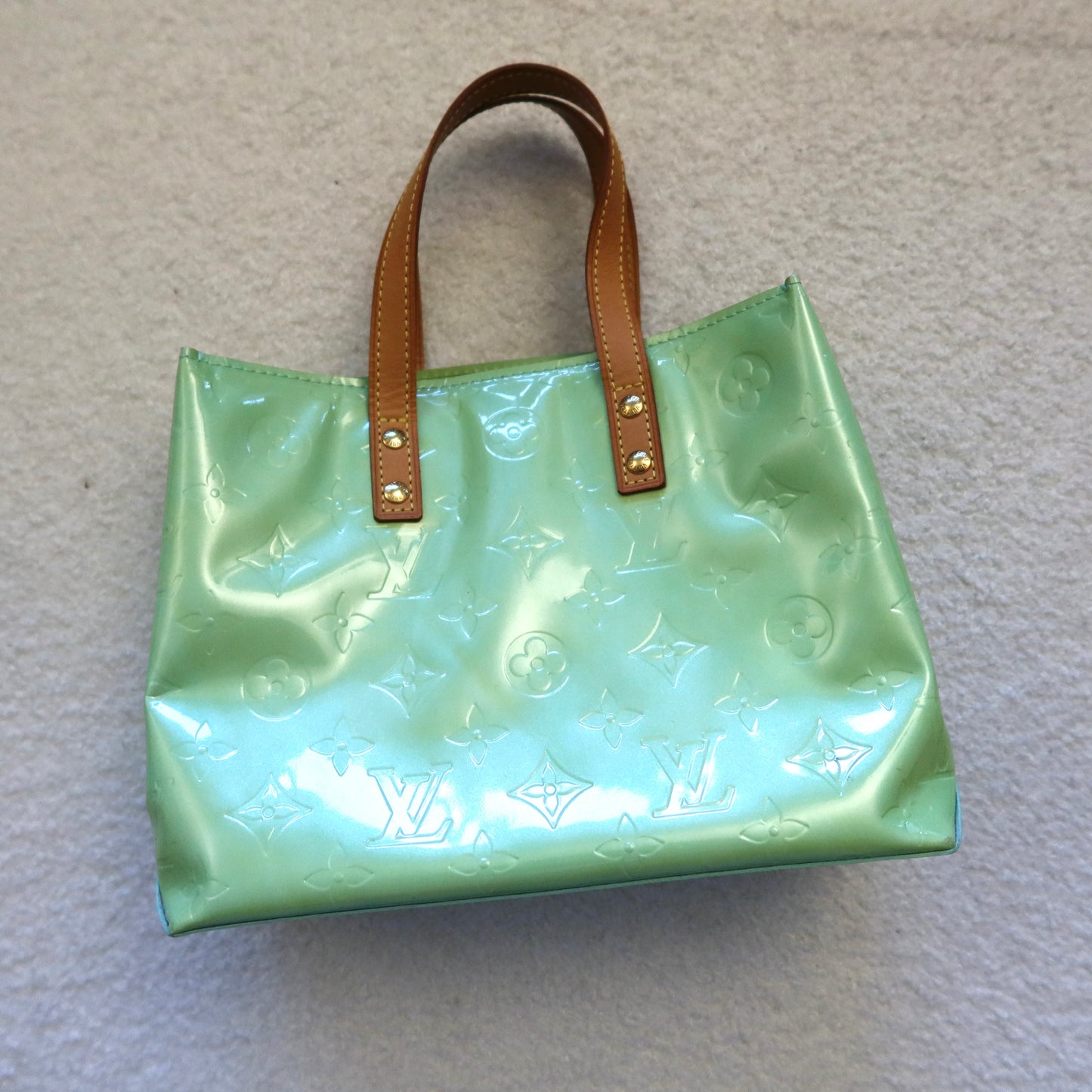 LOUIS VUITTON Vernis Reade PM Green