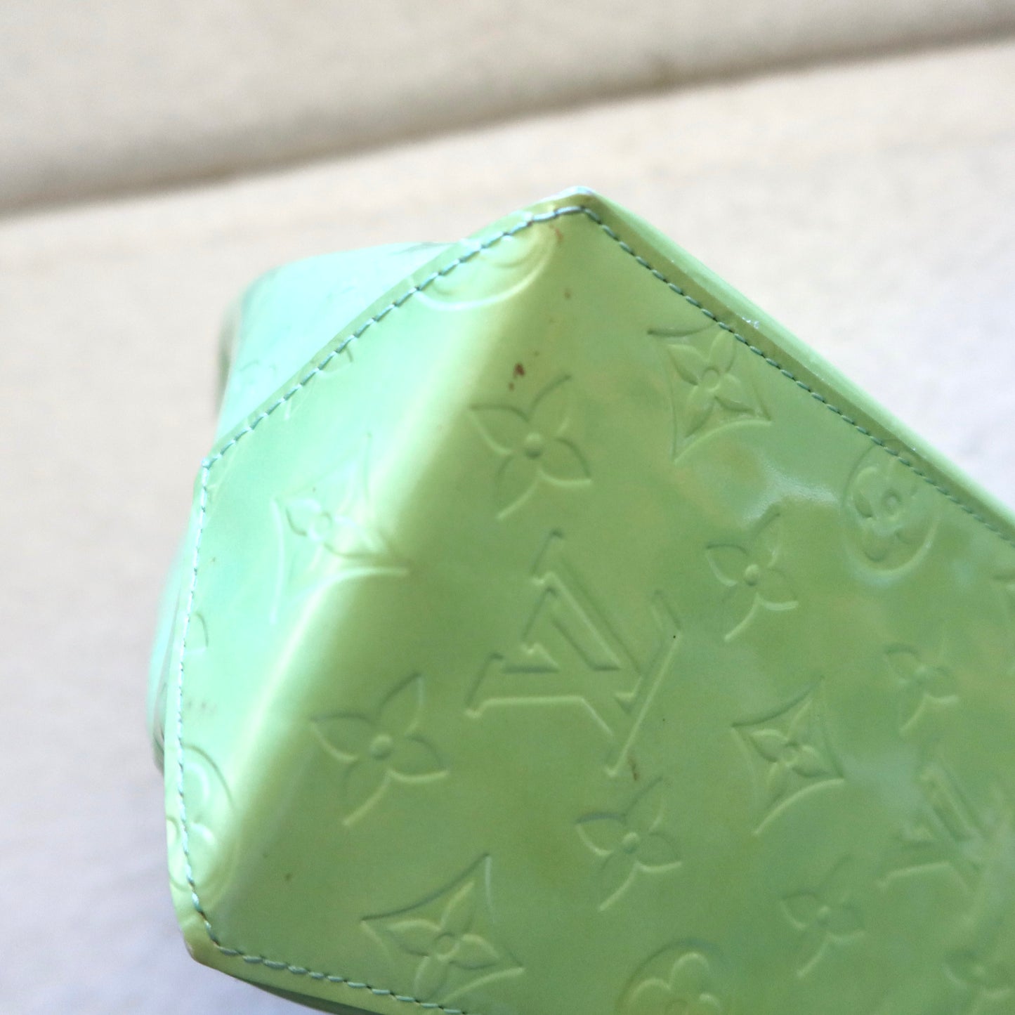 LOUIS VUITTON Vernis Reade PM Green