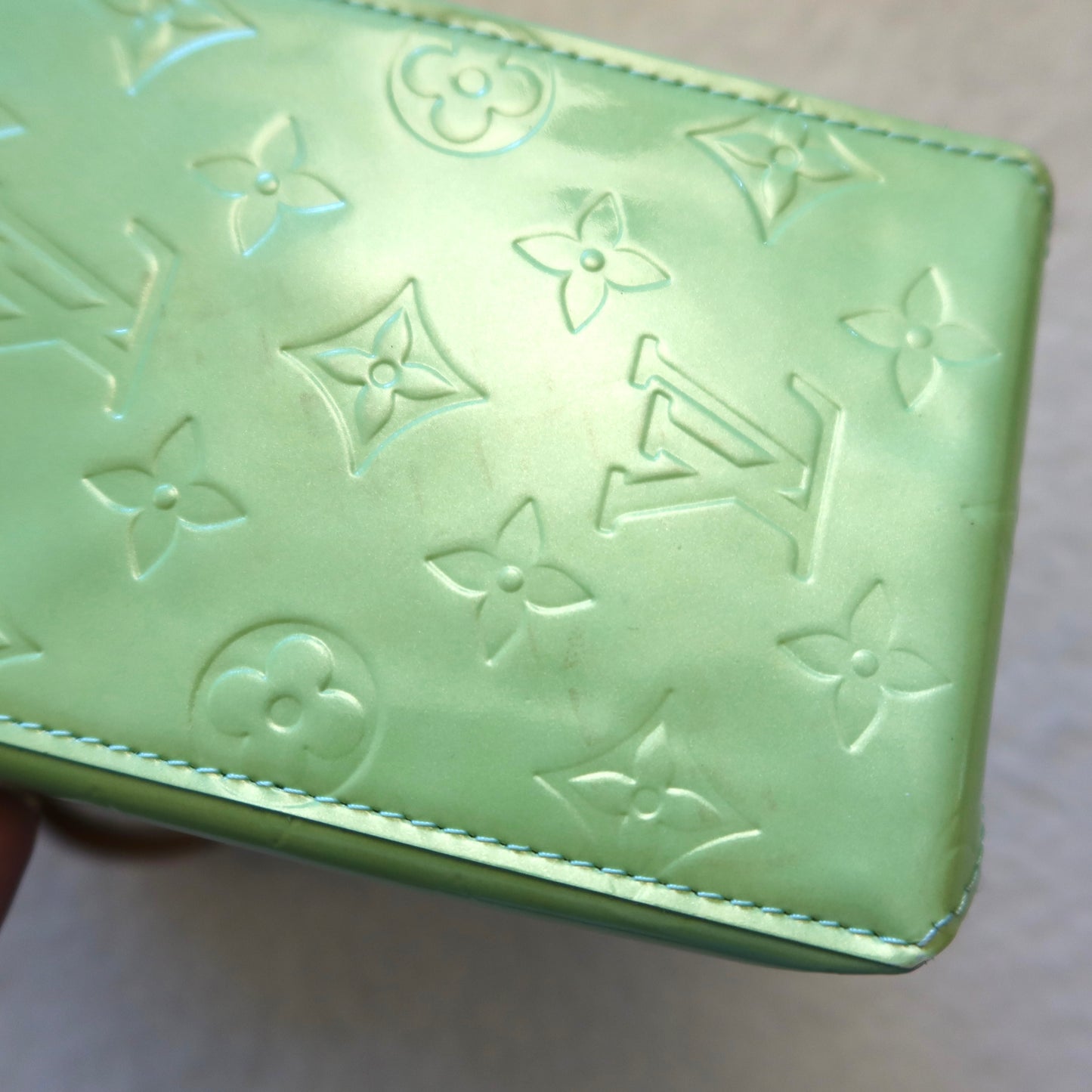 LOUIS VUITTON Vernis Reade PM Green