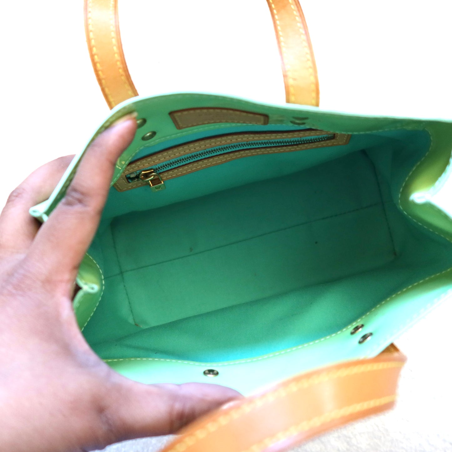 LOUIS VUITTON Vernis Reade PM Green