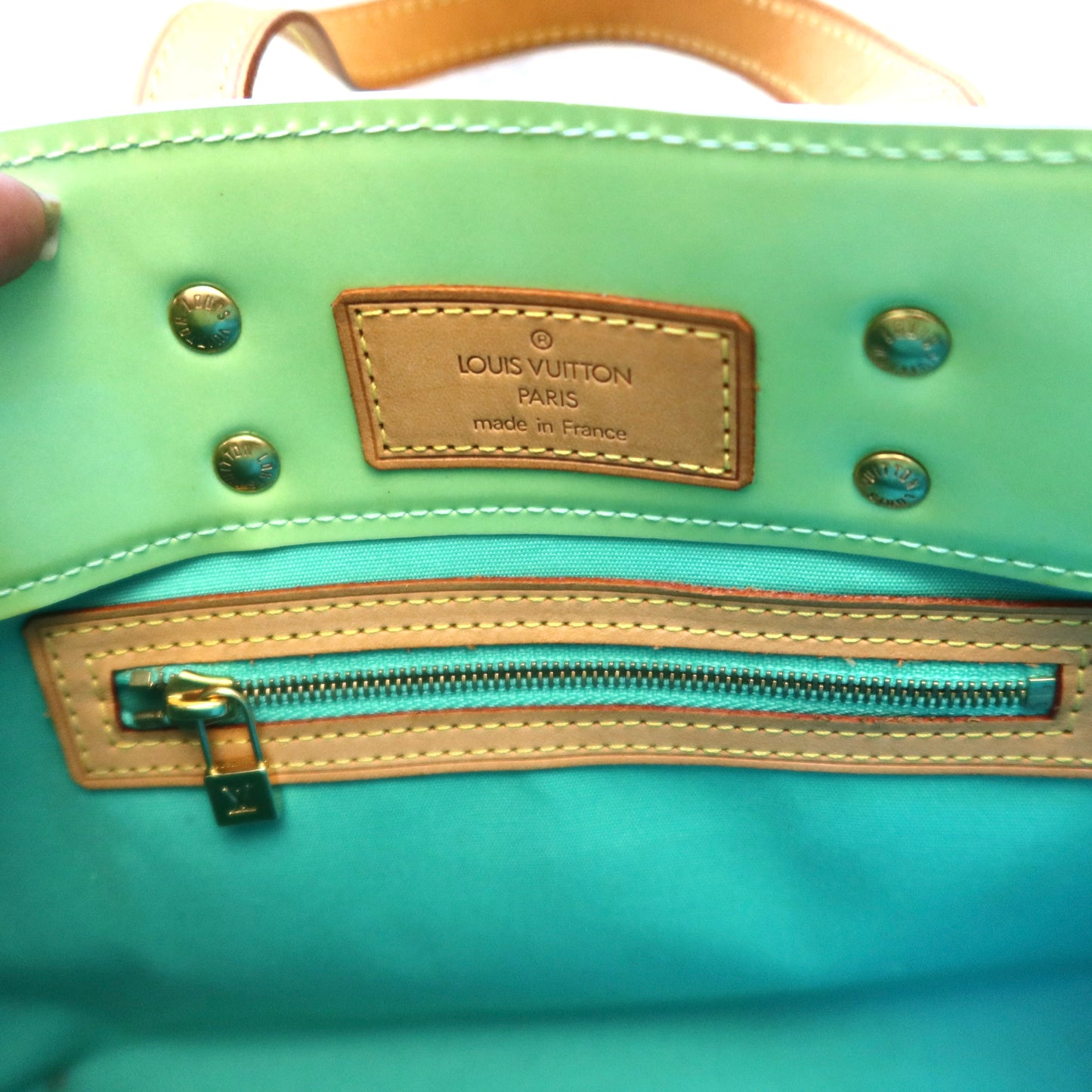 LOUIS VUITTON Vernis Reade PM Green