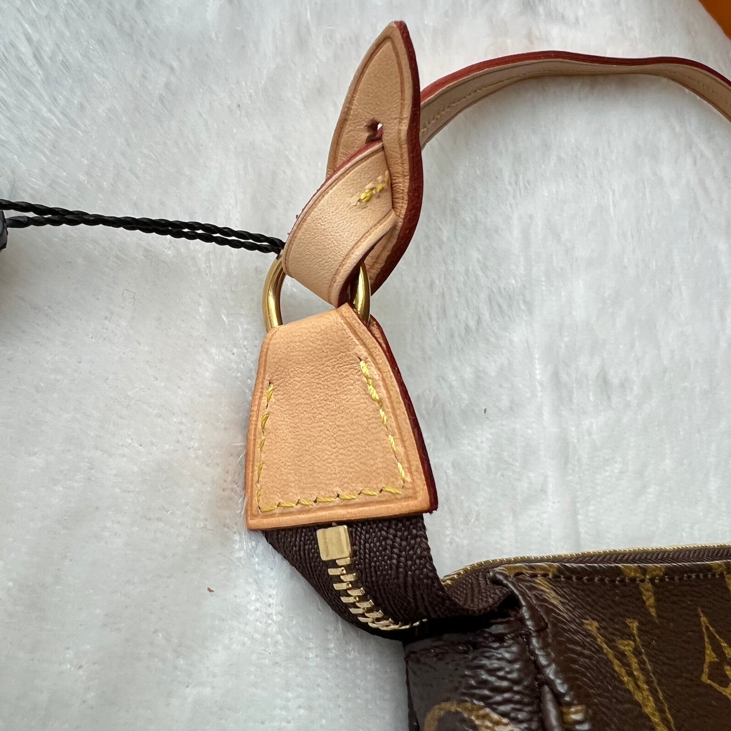 LOUIS VUITTON Monogram Pochette Accessoires