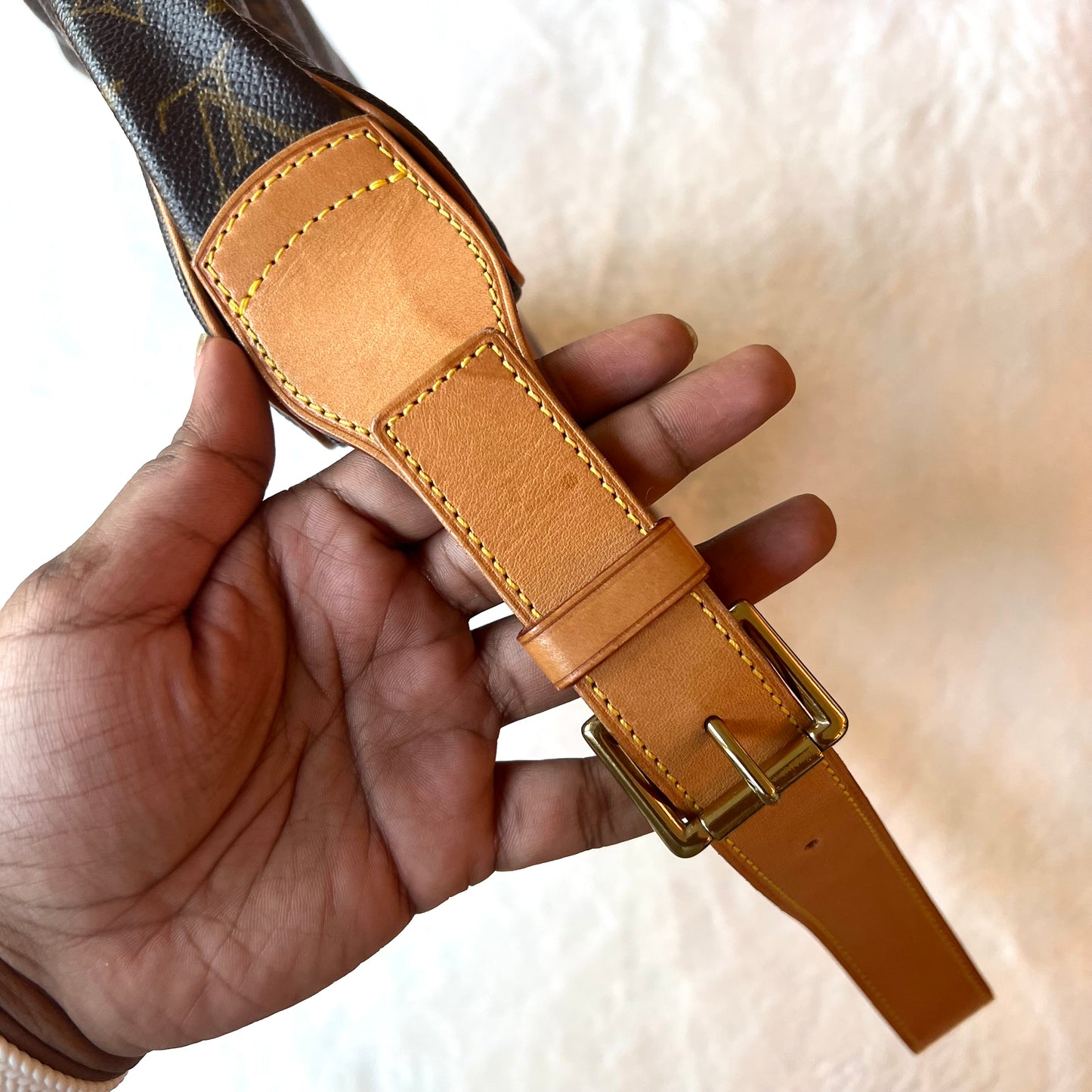 LOUIS VUITTON Monogram Croissant MM