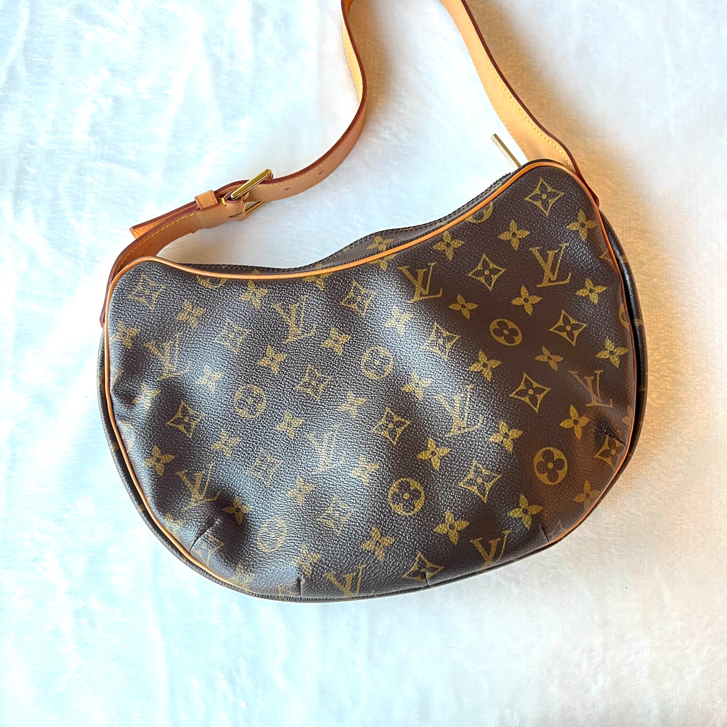 LOUIS VUITTON Monogram Croissant MM