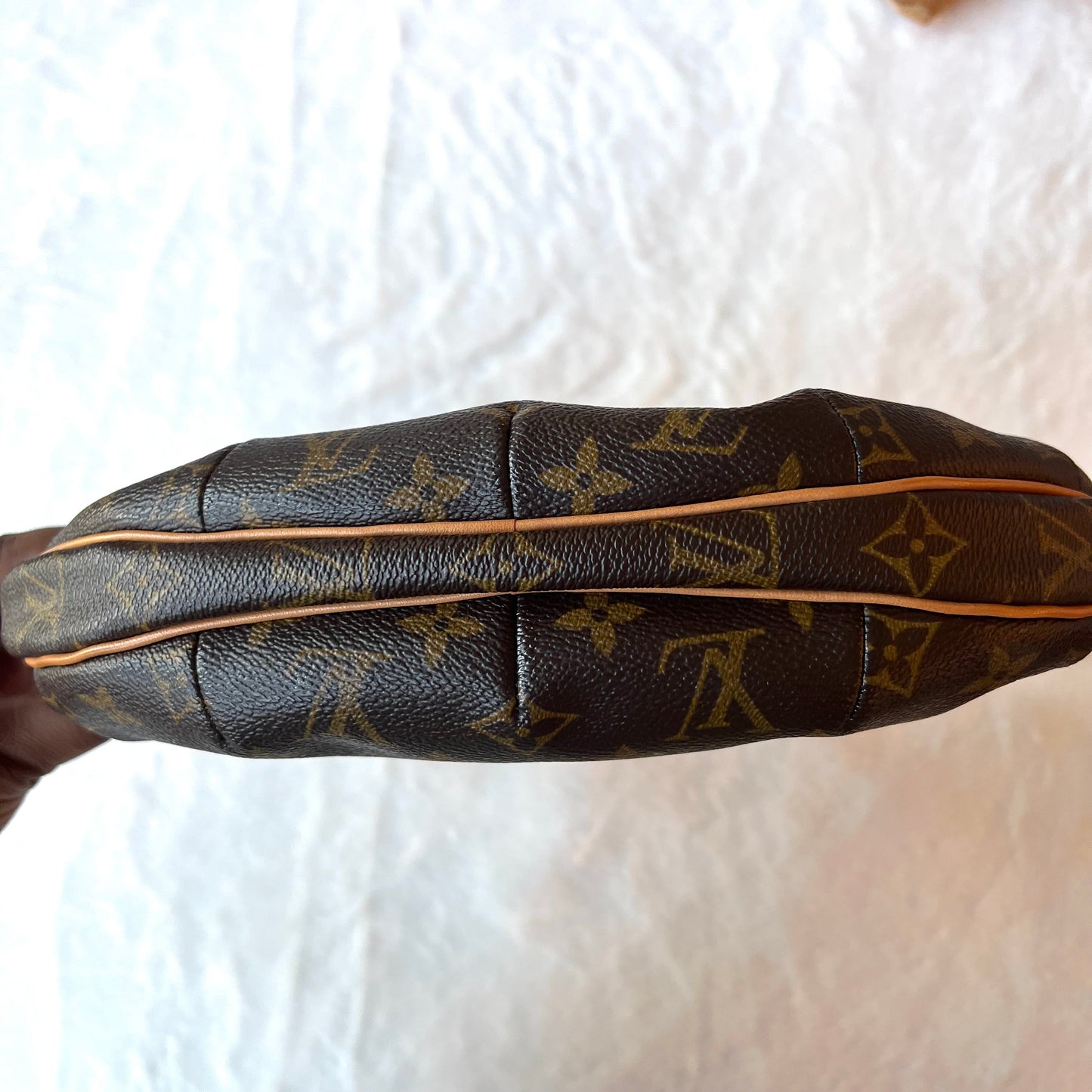 LOUIS VUITTON Monogram Croissant MM
