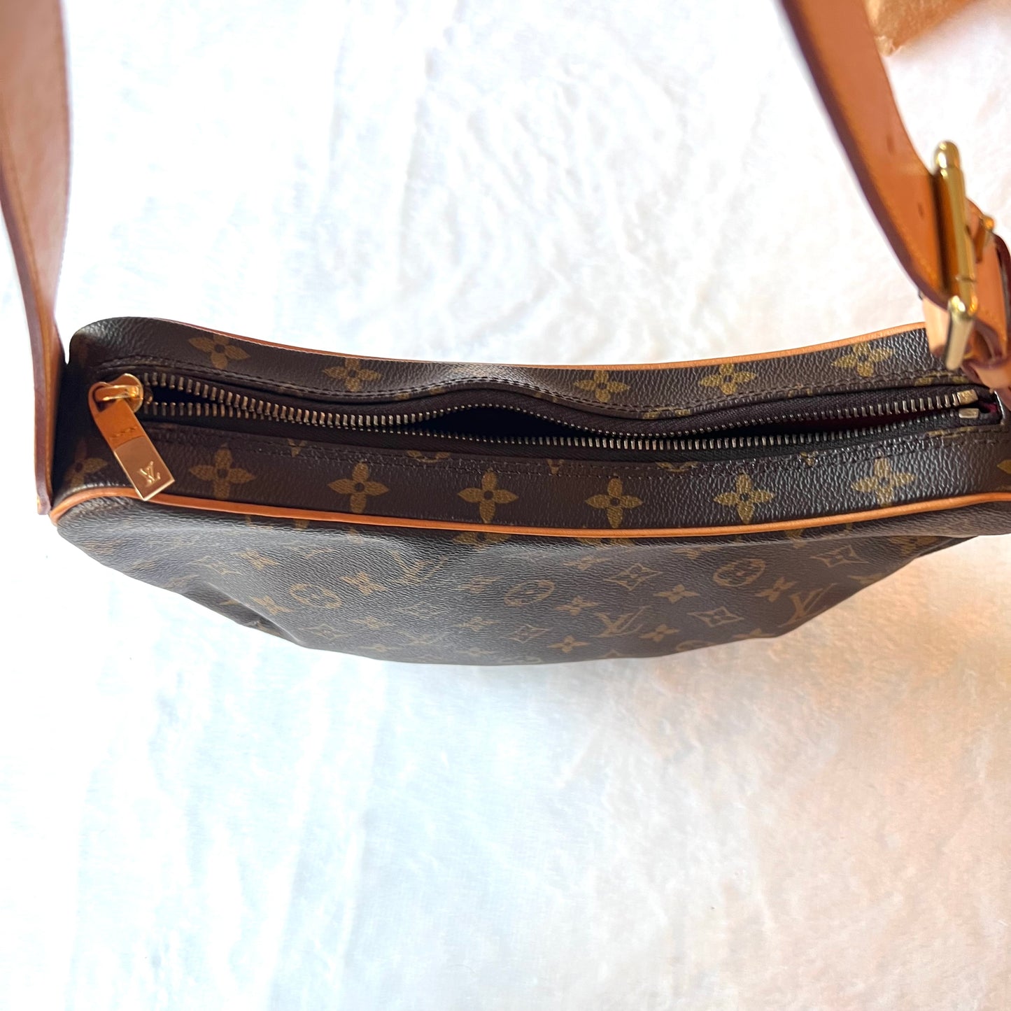 LOUIS VUITTON Monogram Croissant MM