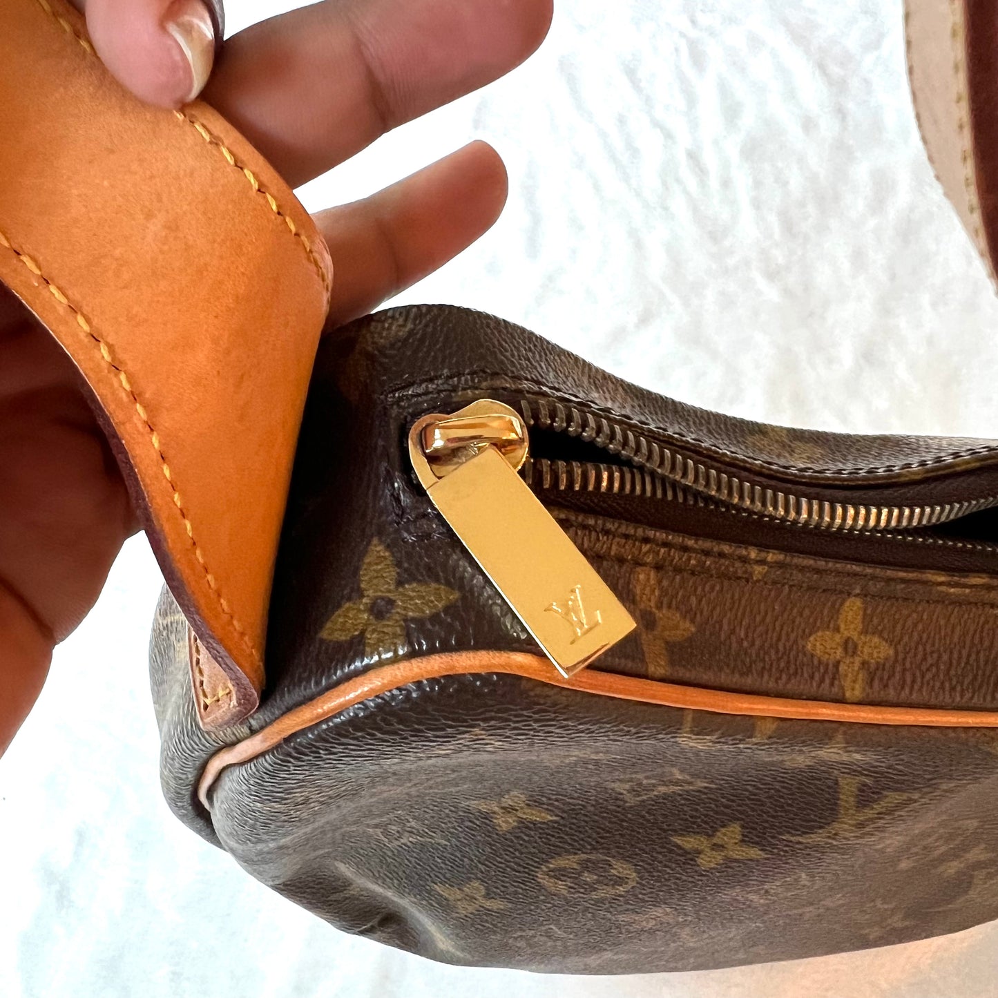 LOUIS VUITTON Monogram Croissant MM