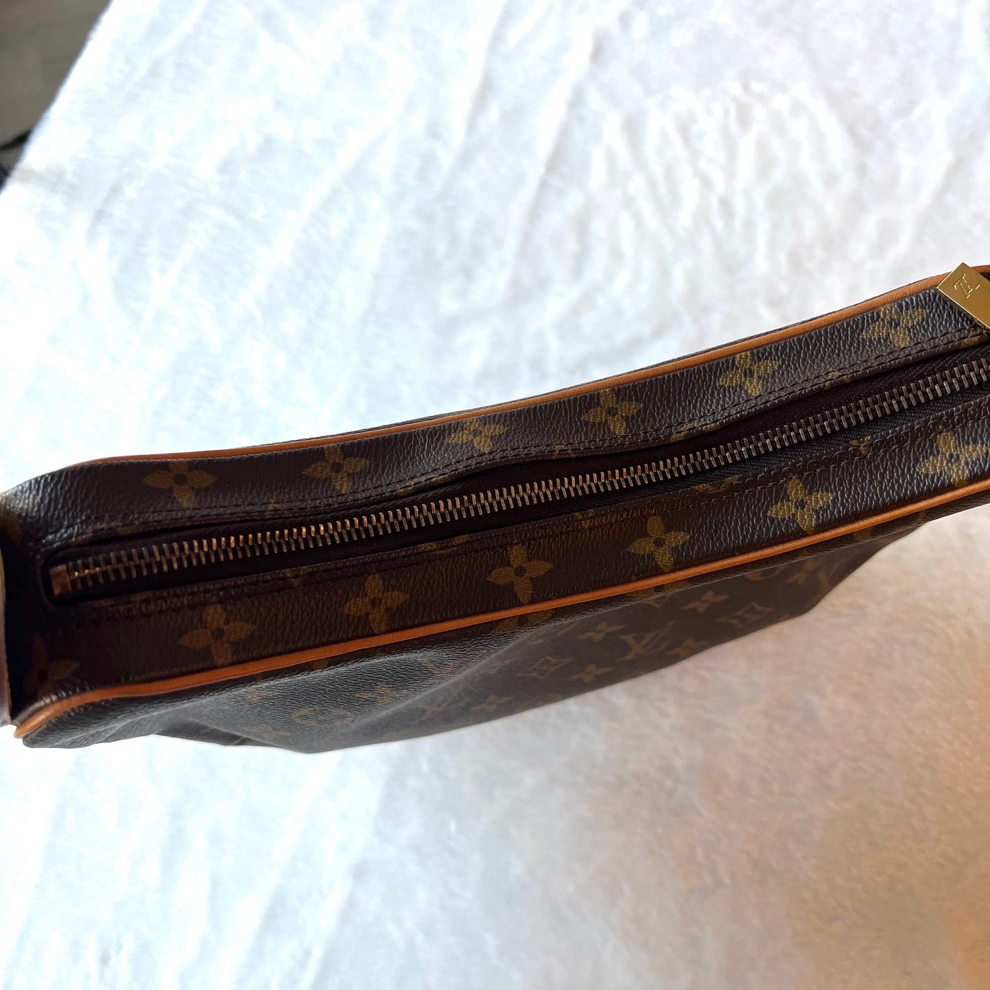 LOUIS VUITTON Monogram Croissant MM