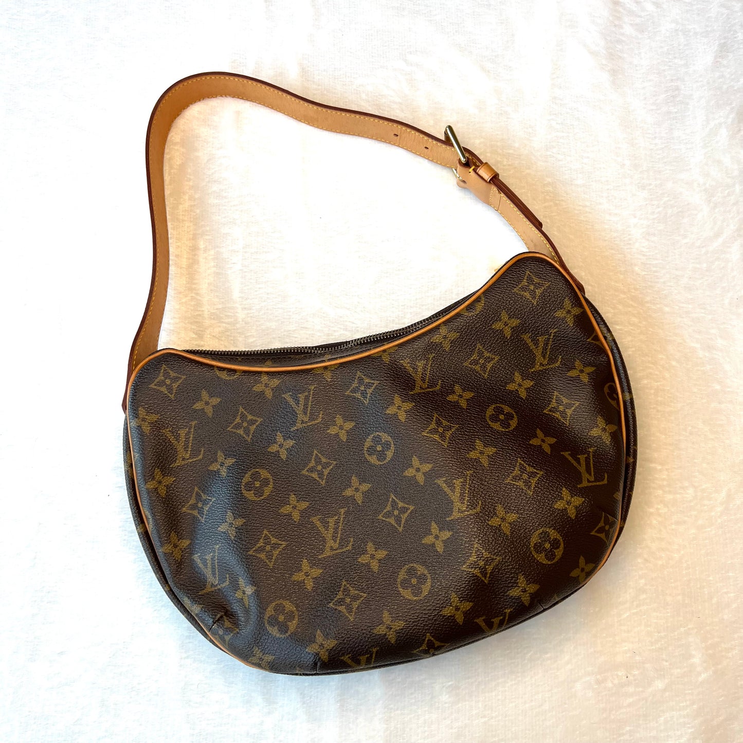 LOUIS VUITTON Monogram Croissant MM