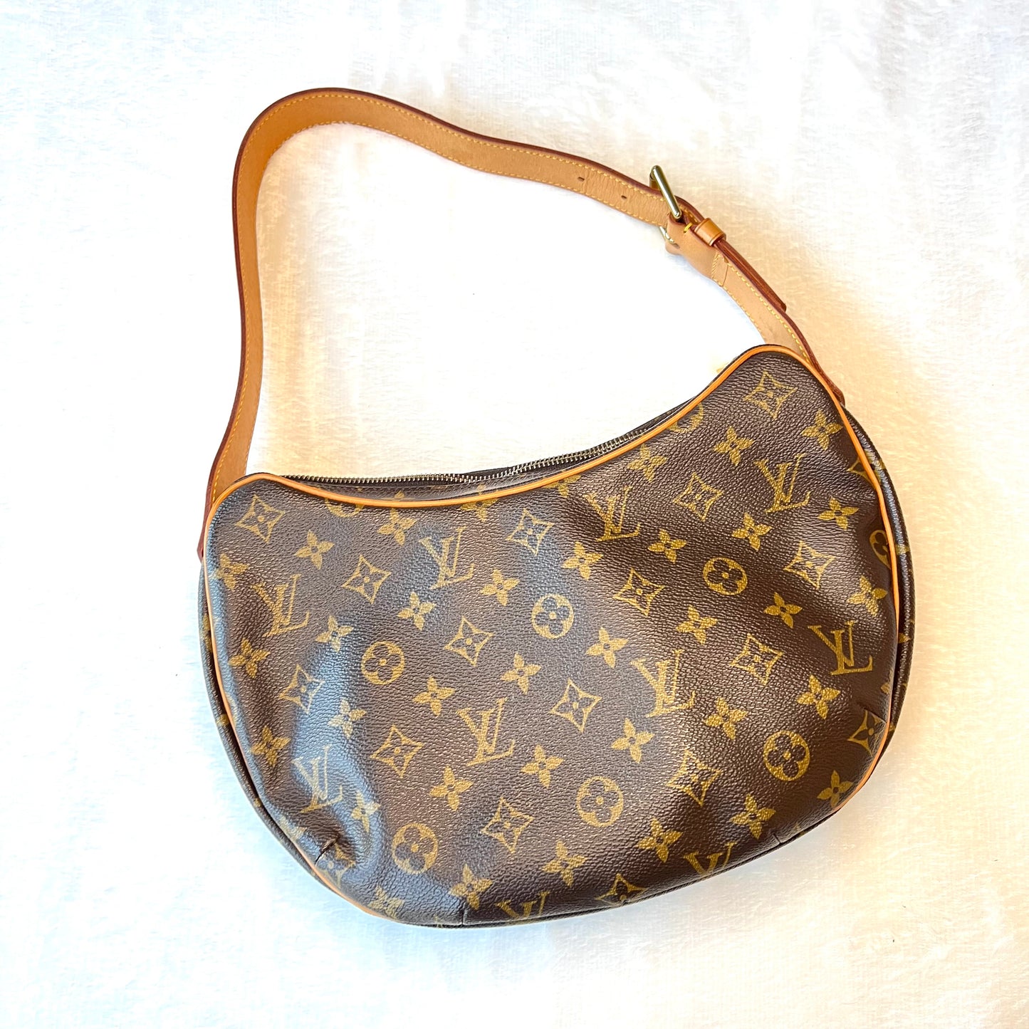 LOUIS VUITTON Monogram Croissant MM