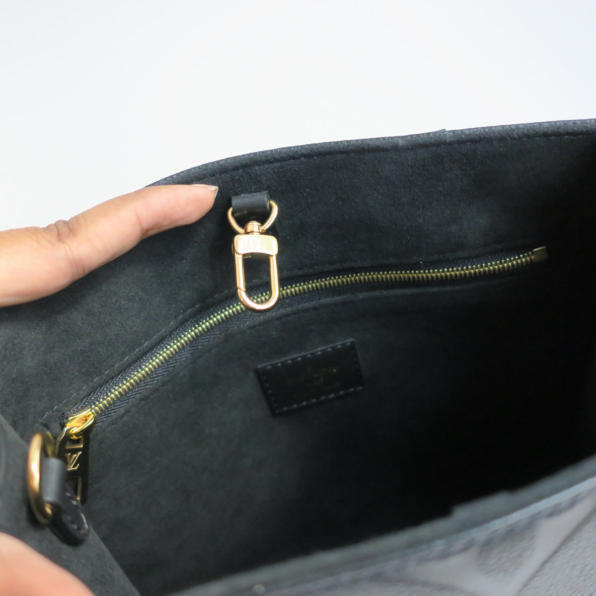 Louis Vuitton OntheGo PM Black Empreinte