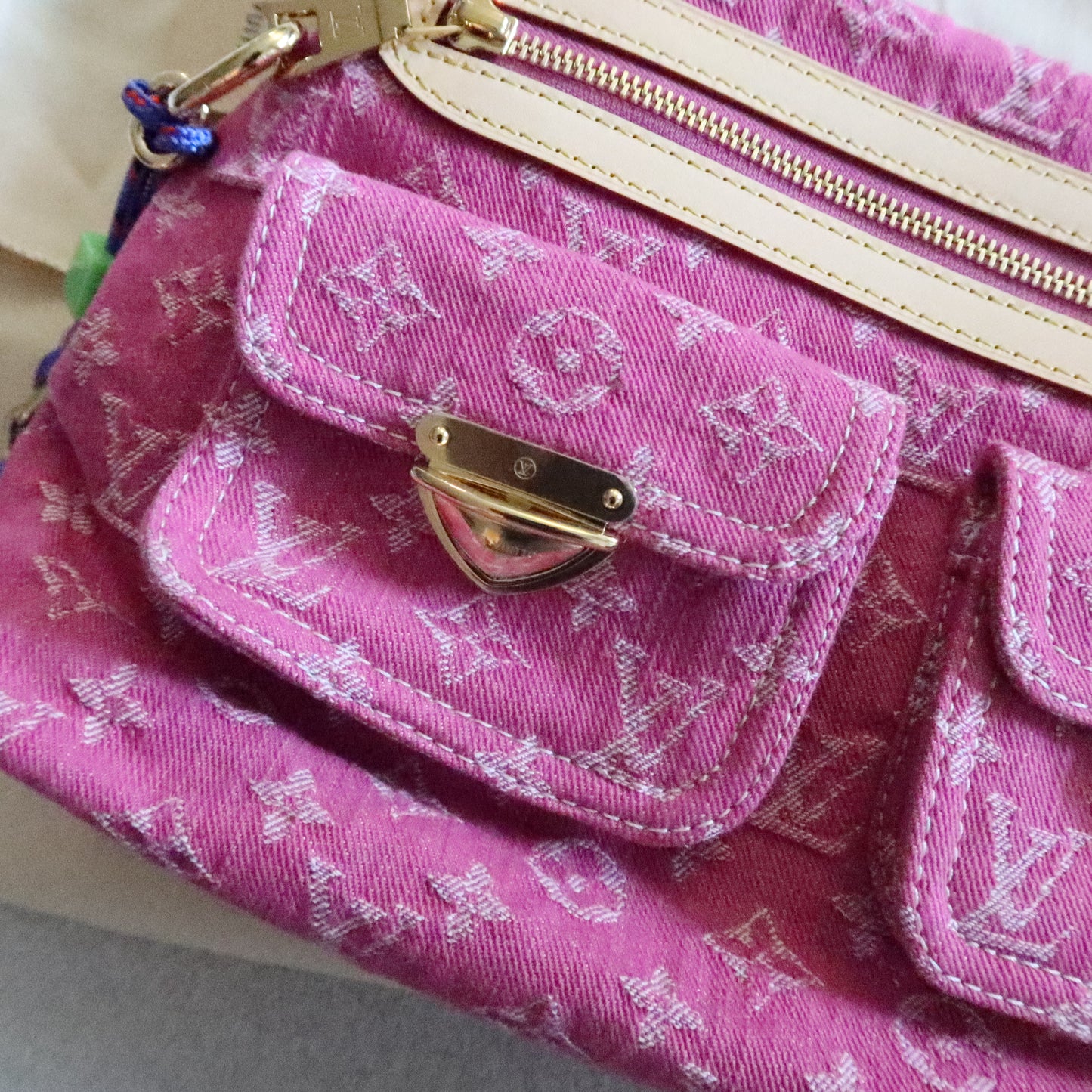 LOUIS VUITTON Fuschia Pink Baggy (new version)
