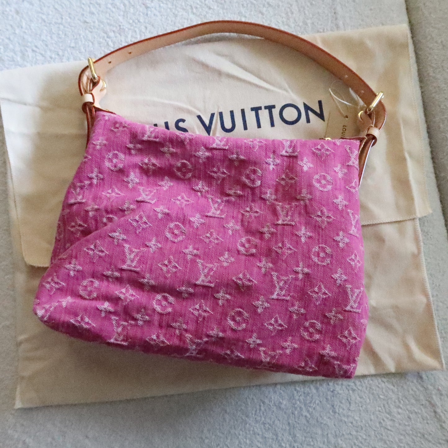 LOUIS VUITTON Fuschia Pink Baggy (new version)
